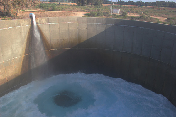 Nhà máy lọc nước biến lớn nhất thế giới