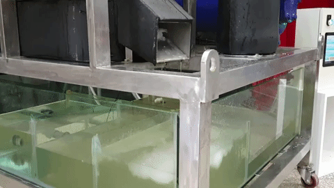 Việt Nam sáng chế thành công máy làm đá tuyết từ nước biển